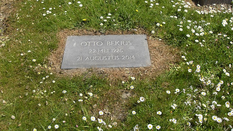 Bestand:Grafsteen Otto Bekius.jpg