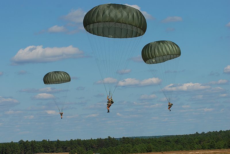 Bestand:800px-US Army 52231 Airborne in five languages 6.jpg