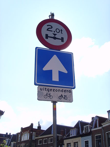 Bestand:450px-Road sign Utrecht.jpg