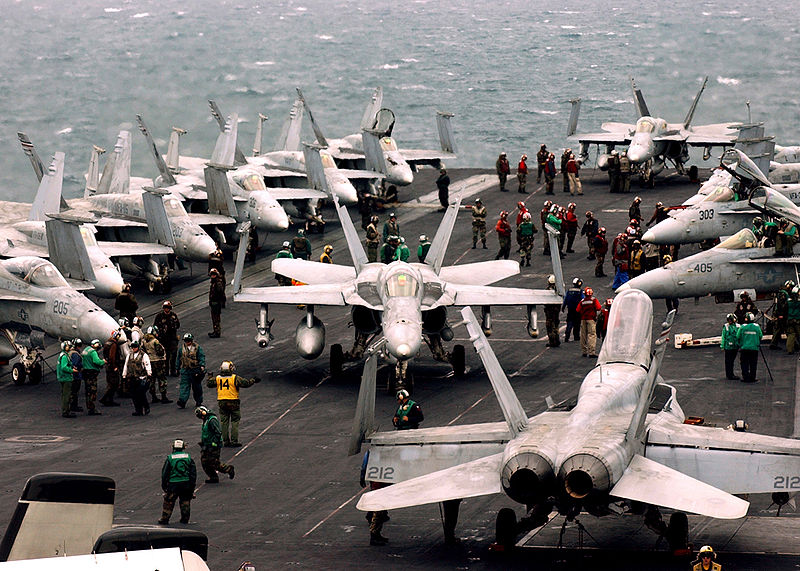 Bestand:US Navy F-A-18 Hornet jachtvliegtuig vliegdekschip USS Harry S Truman.jpg