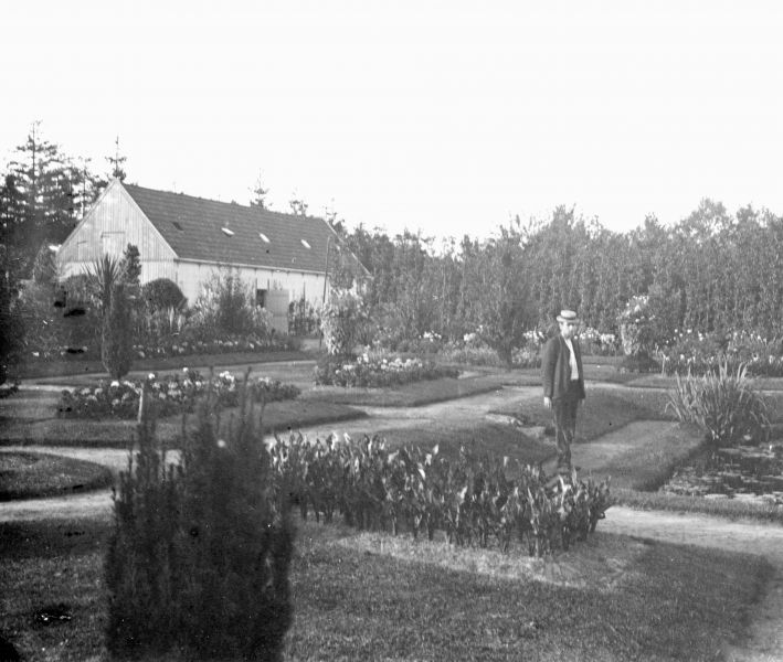 Bestand:Fransche Tuin, ca. 1910 (stereoglasneg. nr.35).jpg