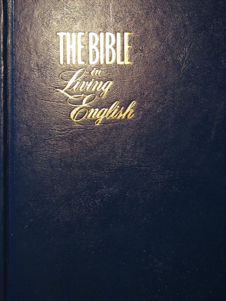 Bestand:The Bible in Living English.JPG