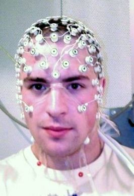 Het stellen van de diagnose Psychogene niet-epileptische aanvallen gebeurt door gebruik van een set-up van EEG opname-apparatuur in combinatie met video-opnames.
